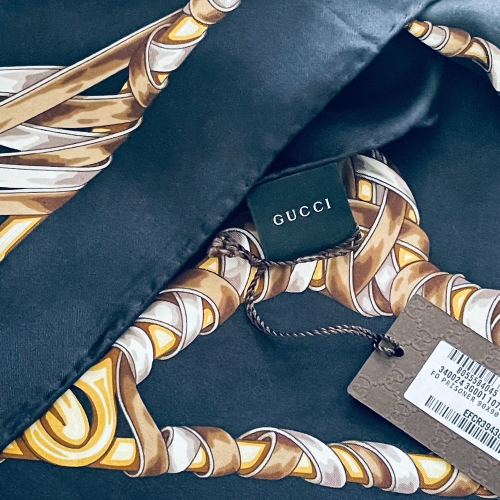 New Gucci Unisex Scarf Iconic Print Black Silk Wrap - Picture 15 of 16